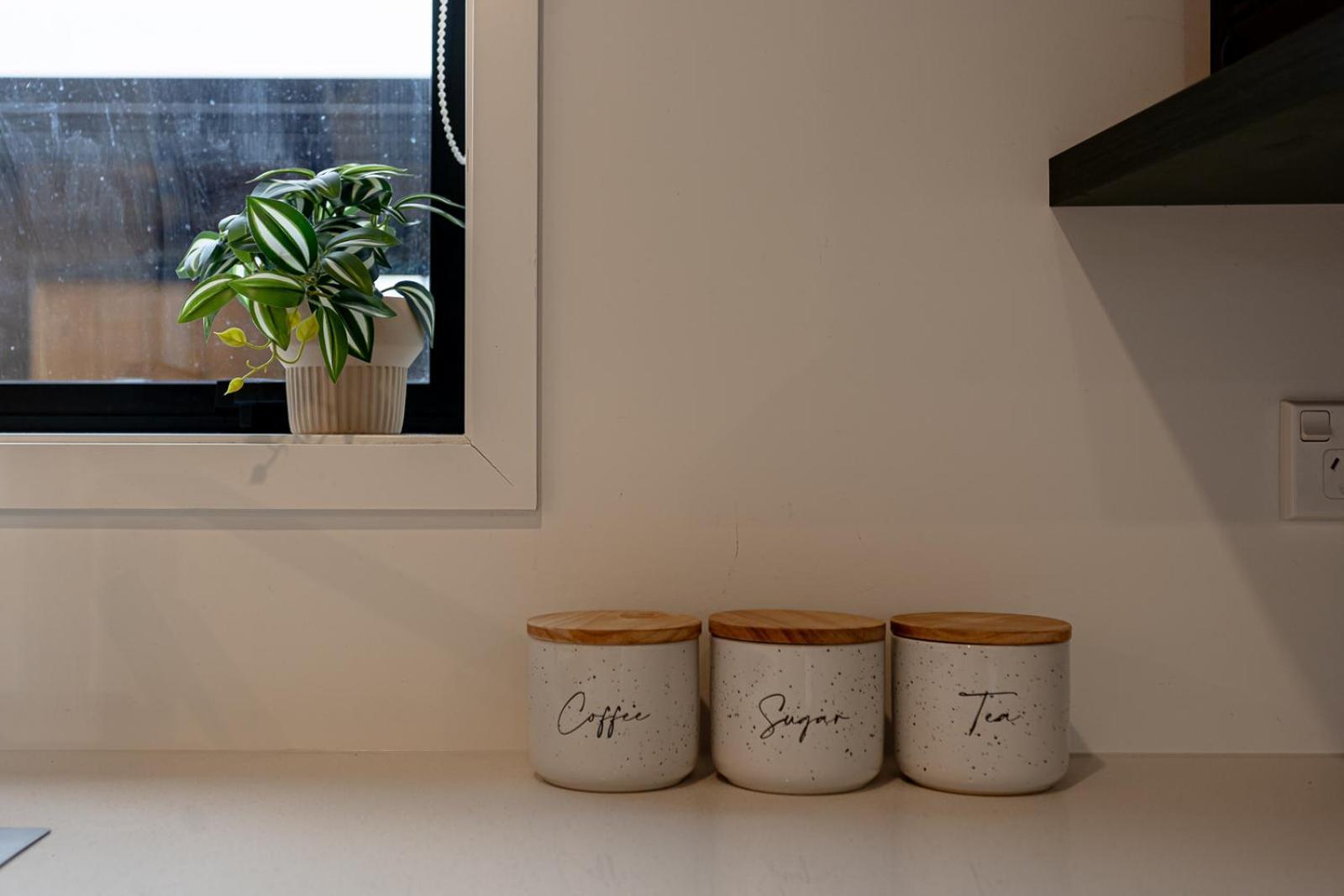 Modern 2 Bedroom Townhouse In Cbd With Parking! Sleeps 5 基督城 外观 照片
