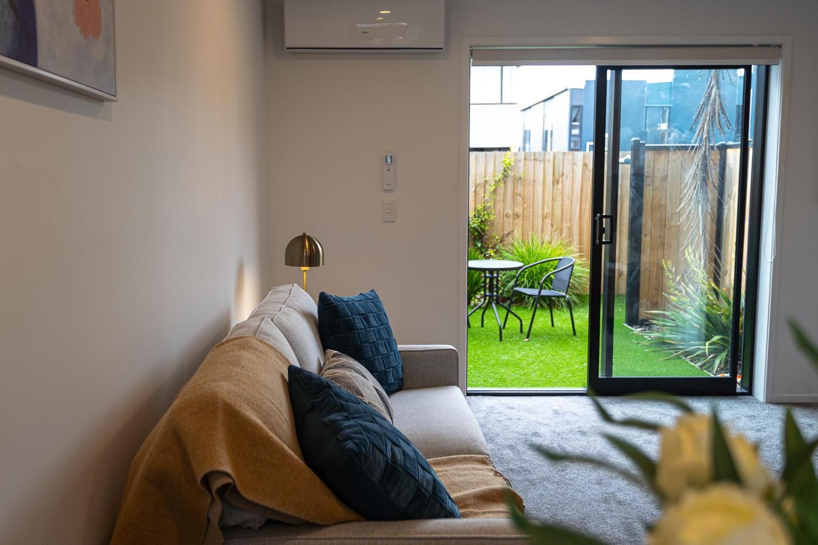 Modern 2 Bedroom Townhouse In Cbd With Parking! Sleeps 5 基督城 外观 照片