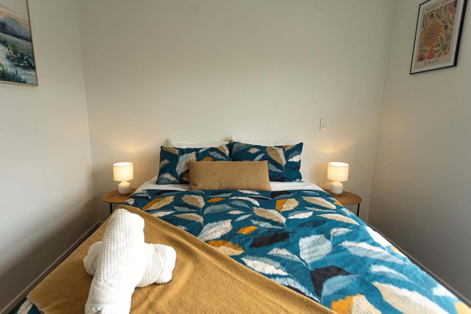Modern 2 Bedroom Townhouse In Cbd With Parking! Sleeps 5 基督城 外观 照片