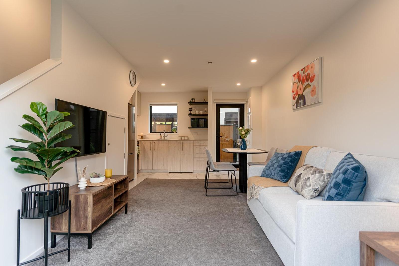 Modern 2 Bedroom Townhouse In Cbd With Parking! Sleeps 5 基督城 外观 照片