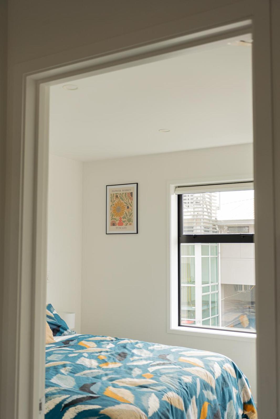 Modern 2 Bedroom Townhouse In Cbd With Parking! Sleeps 5 基督城 外观 照片
