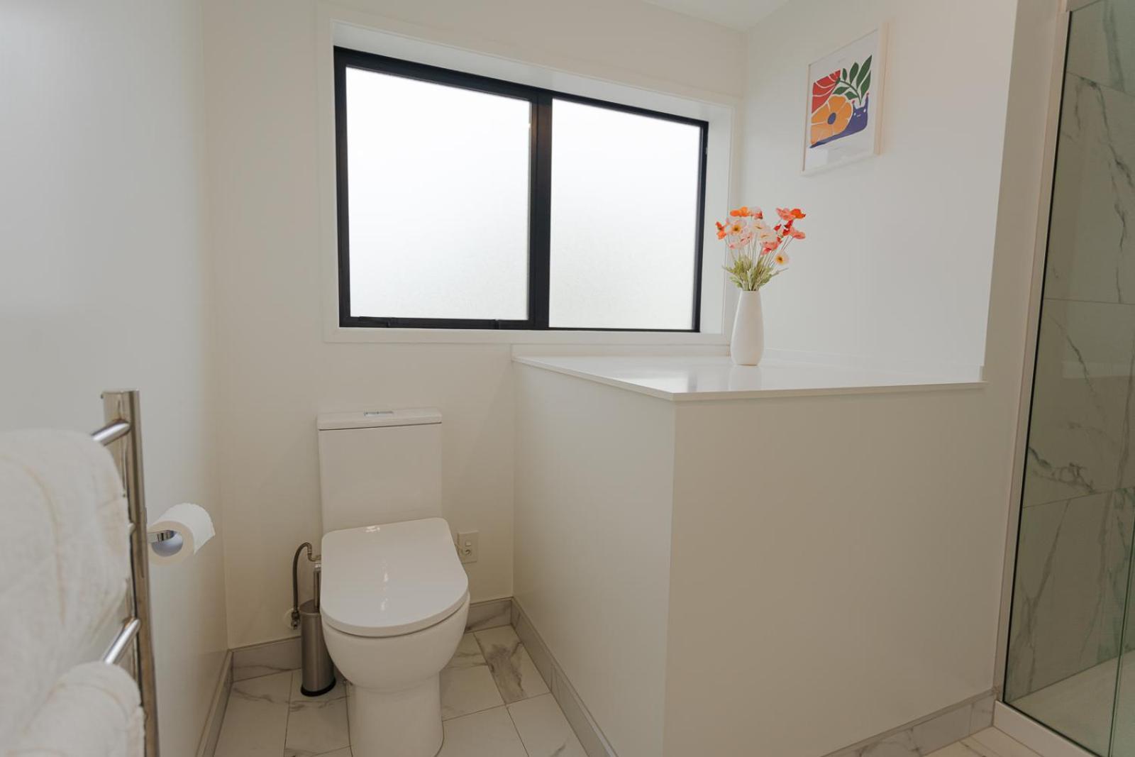 Modern 2 Bedroom Townhouse In Cbd With Parking! Sleeps 5 基督城 外观 照片