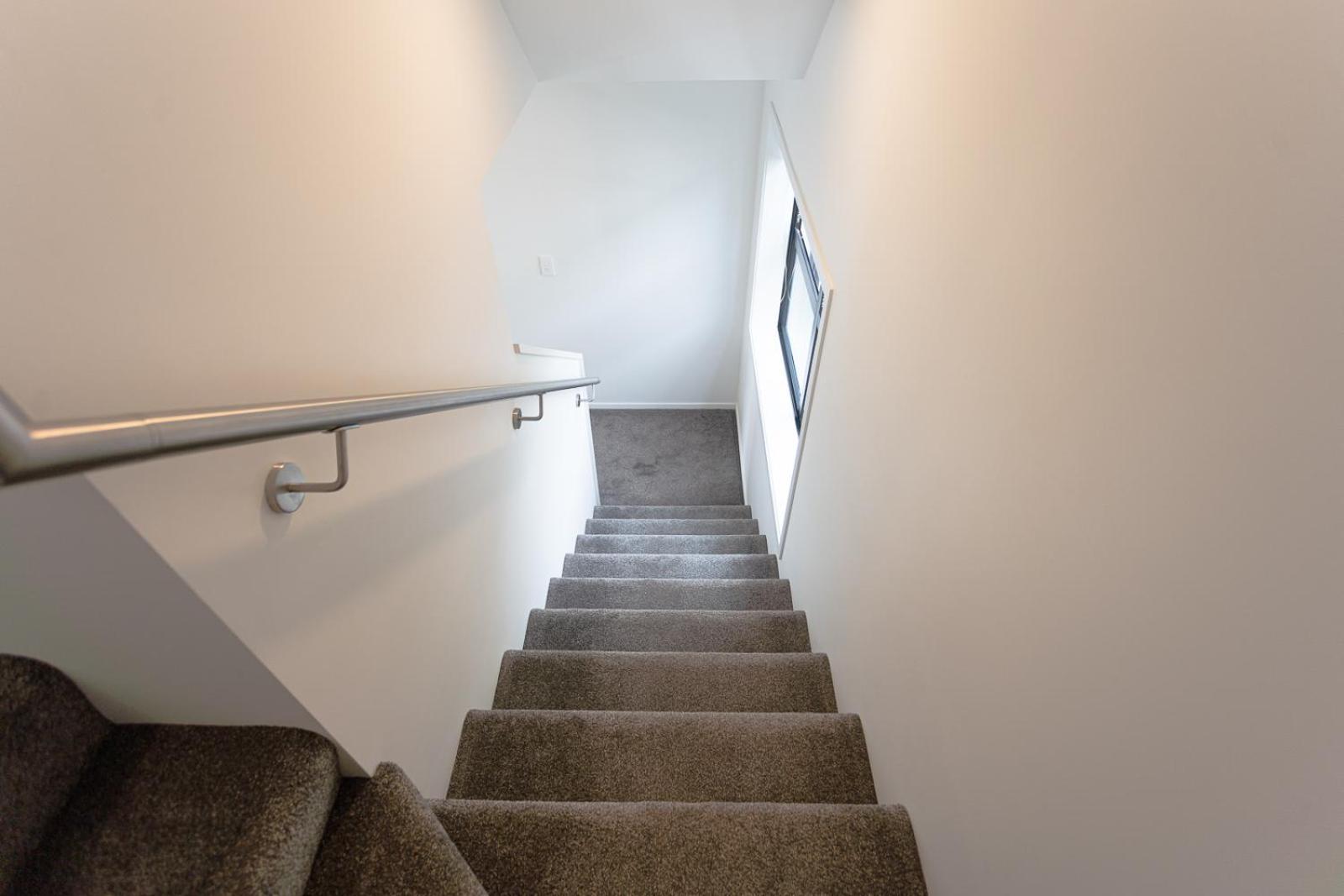 Modern 2 Bedroom Townhouse In Cbd With Parking! Sleeps 5 基督城 外观 照片