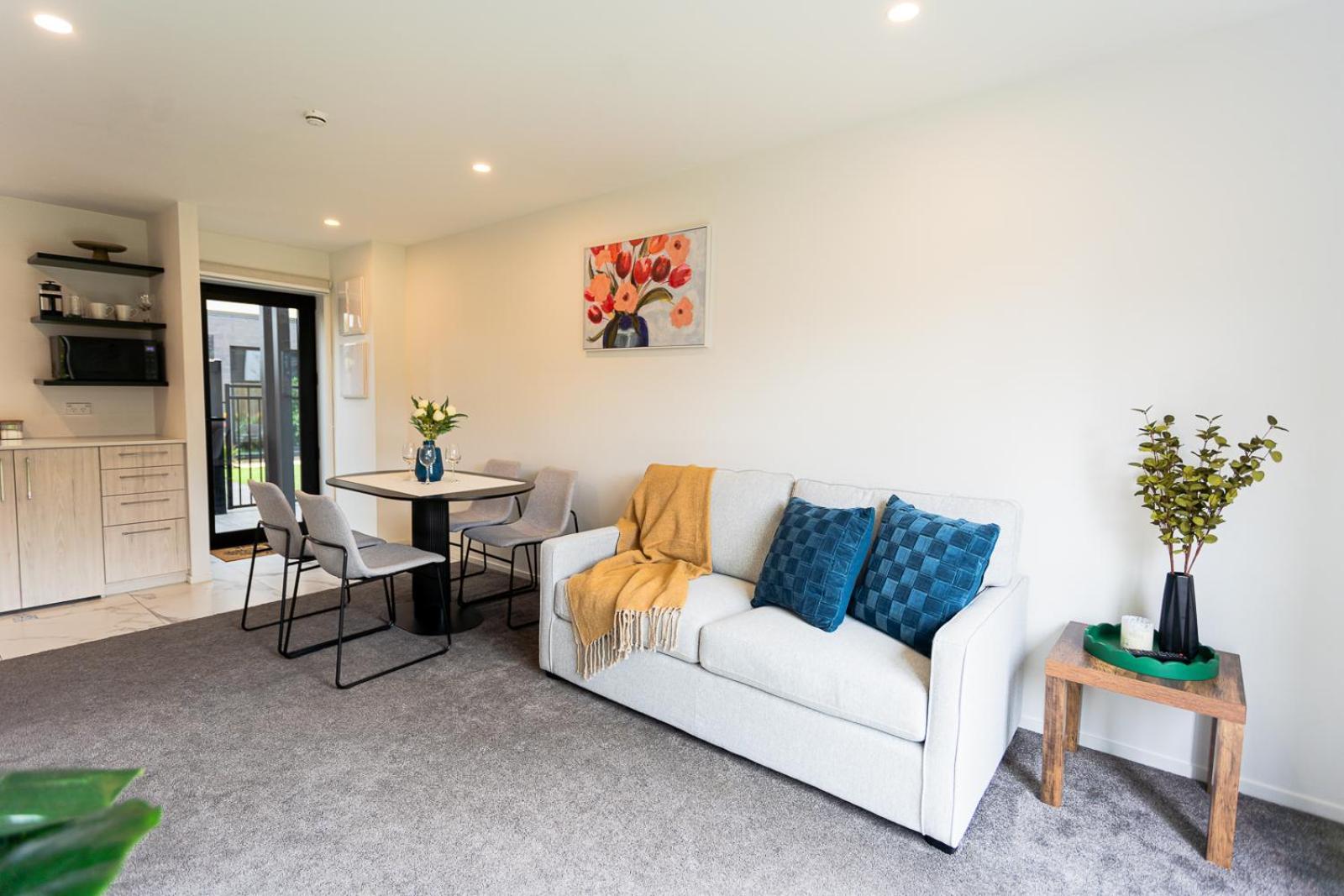 Modern 2 Bedroom Townhouse In Cbd With Parking! Sleeps 5 基督城 外观 照片