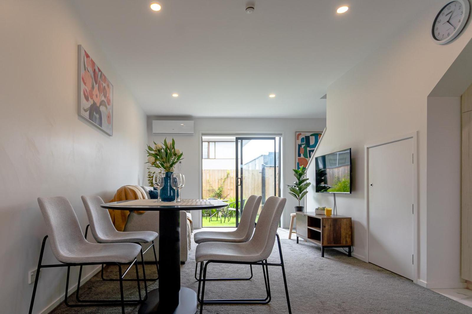 Modern 2 Bedroom Townhouse In Cbd With Parking! Sleeps 5 基督城 外观 照片